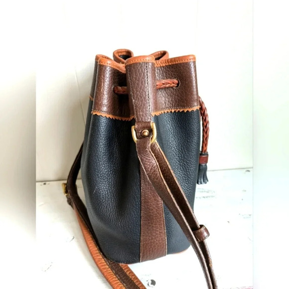 Dooney & Bourke Vintage Teton Black Leather Bucket Bag with Brown Trim Tassel - Picture 4 of 12